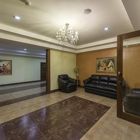 Treebo Crystal Castle Hotel Бангалор Екстериор снимка