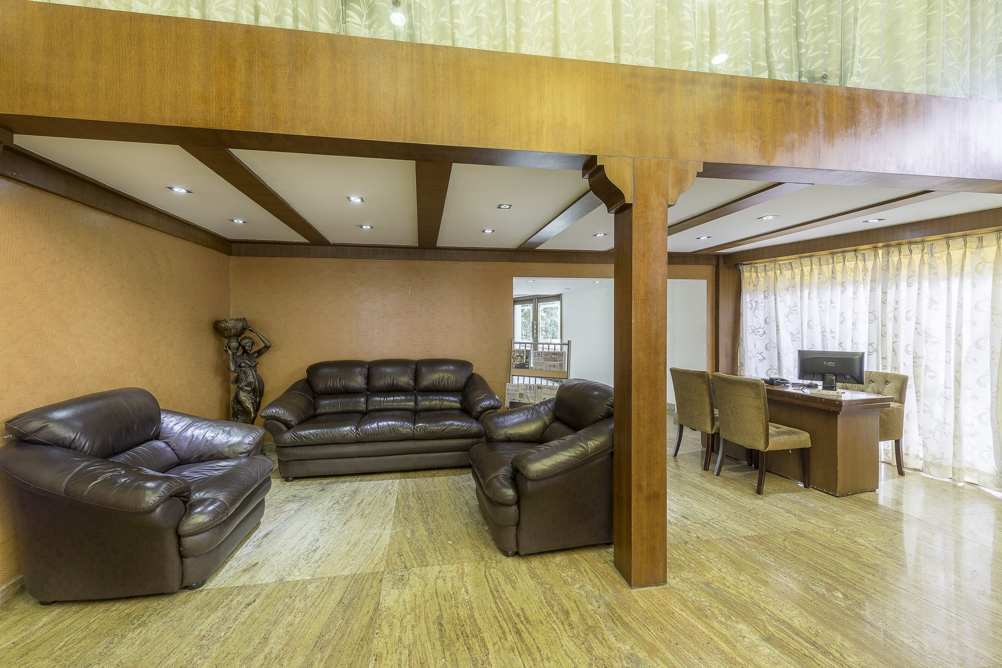 Treebo Crystal Castle Hotel Бангалор Екстериор снимка