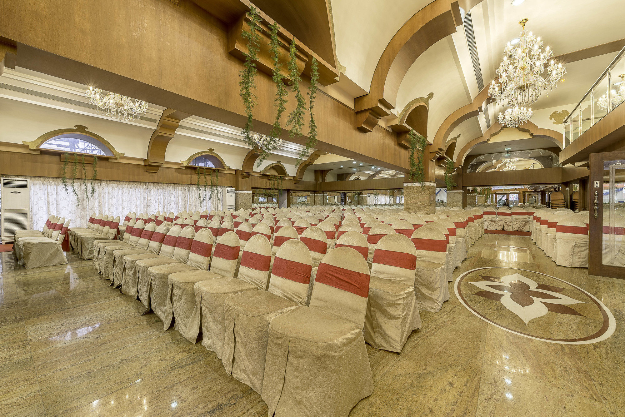 Treebo Crystal Castle Hotel Бангалор Екстериор снимка